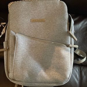 Petunia Pickle Bottom baby back carrier backpack bag The perfect bag!!!!